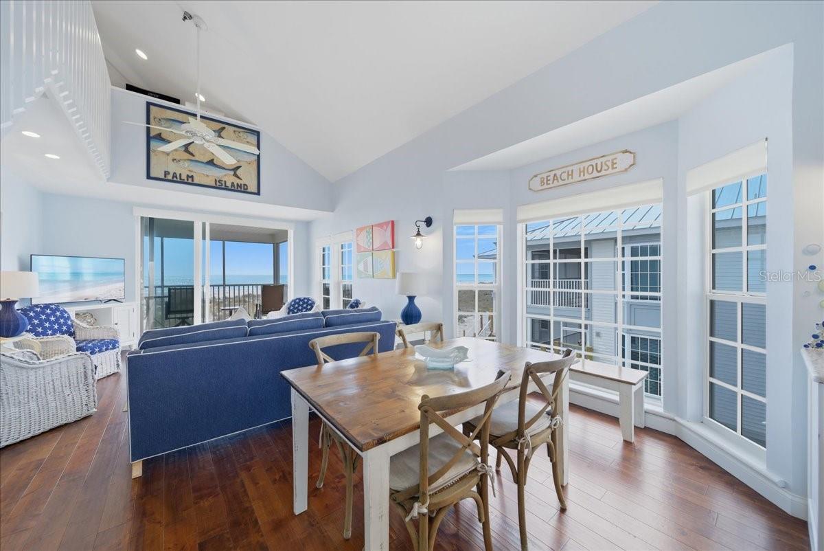 Image 9 of 76 For 7466 Palm Island Drive 2922