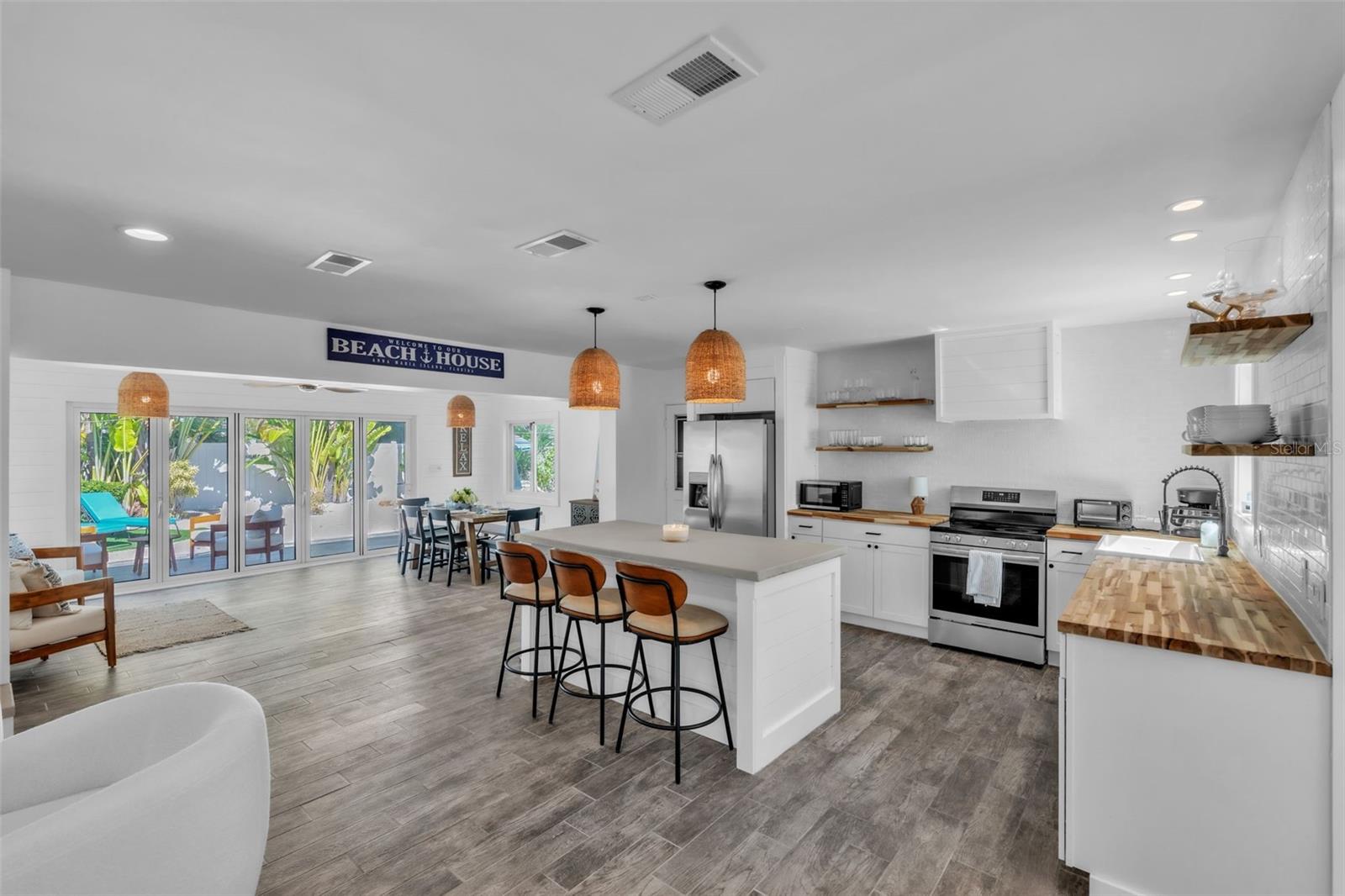 Image 19 of 58 For 155 Crescent Drive