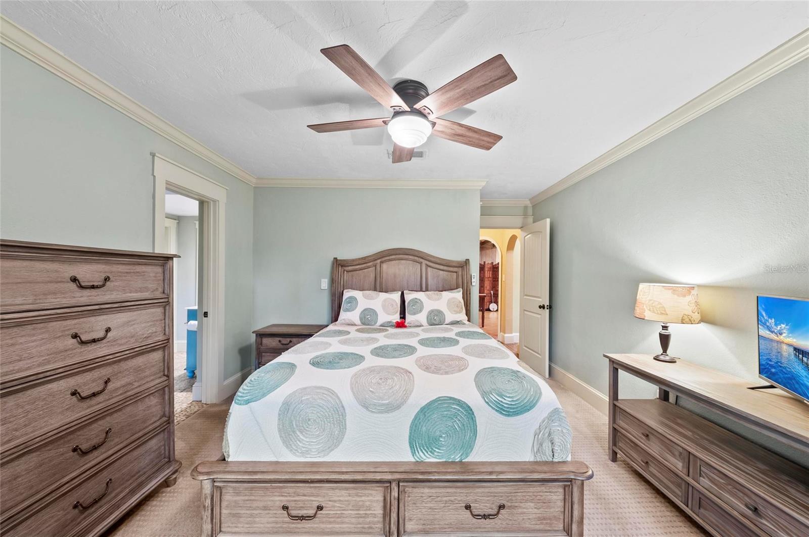 Image 19 of 88 For 941 Virginia Drive