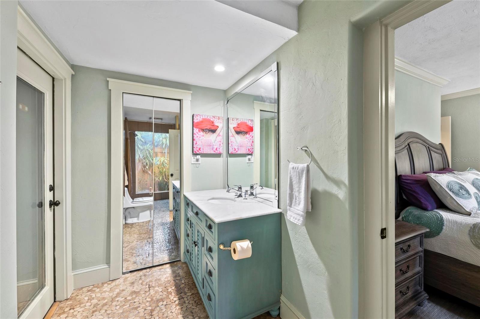 Image 21 of 88 For 941 Virginia Drive