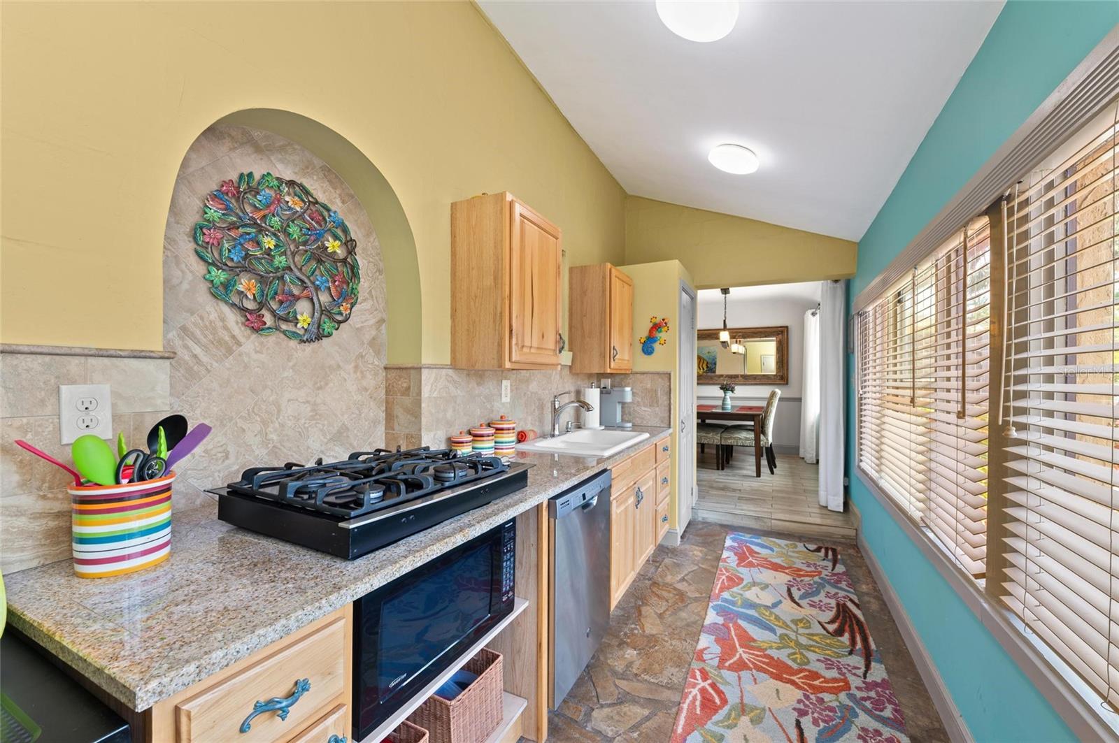 Image 32 of 88 For 941 Virginia Drive