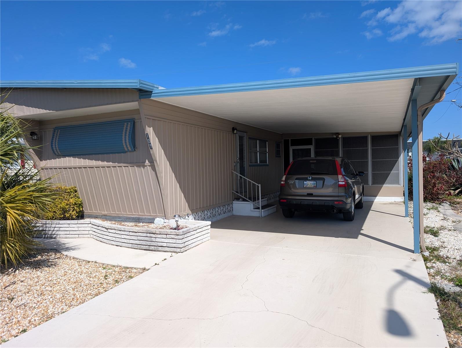 Image 3 of 14 For 107 48th Avenue Drive W