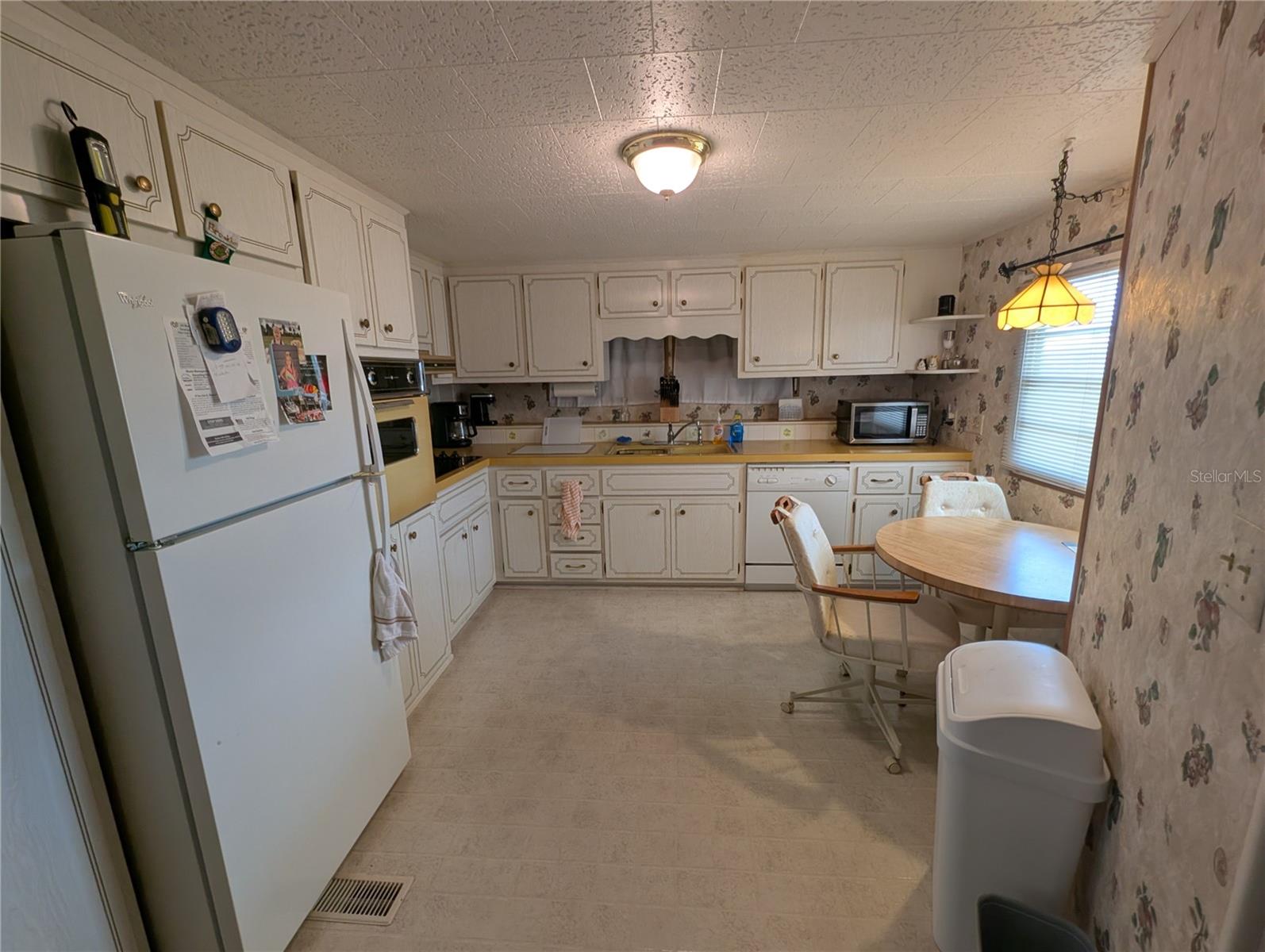 Image 5 of 14 For 107 48th Avenue Drive W