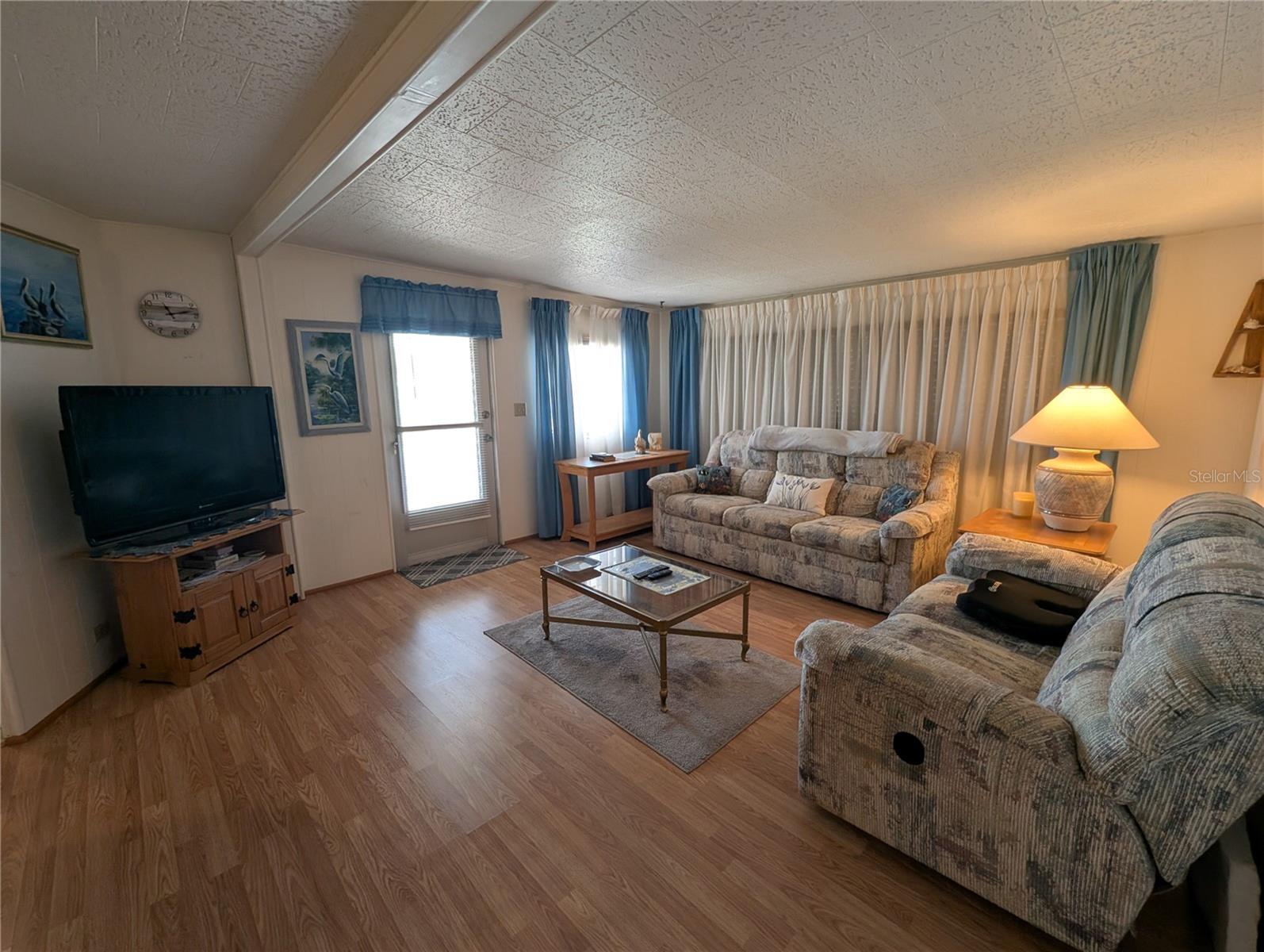 Image 6 of 14 For 107 48th Avenue Drive W