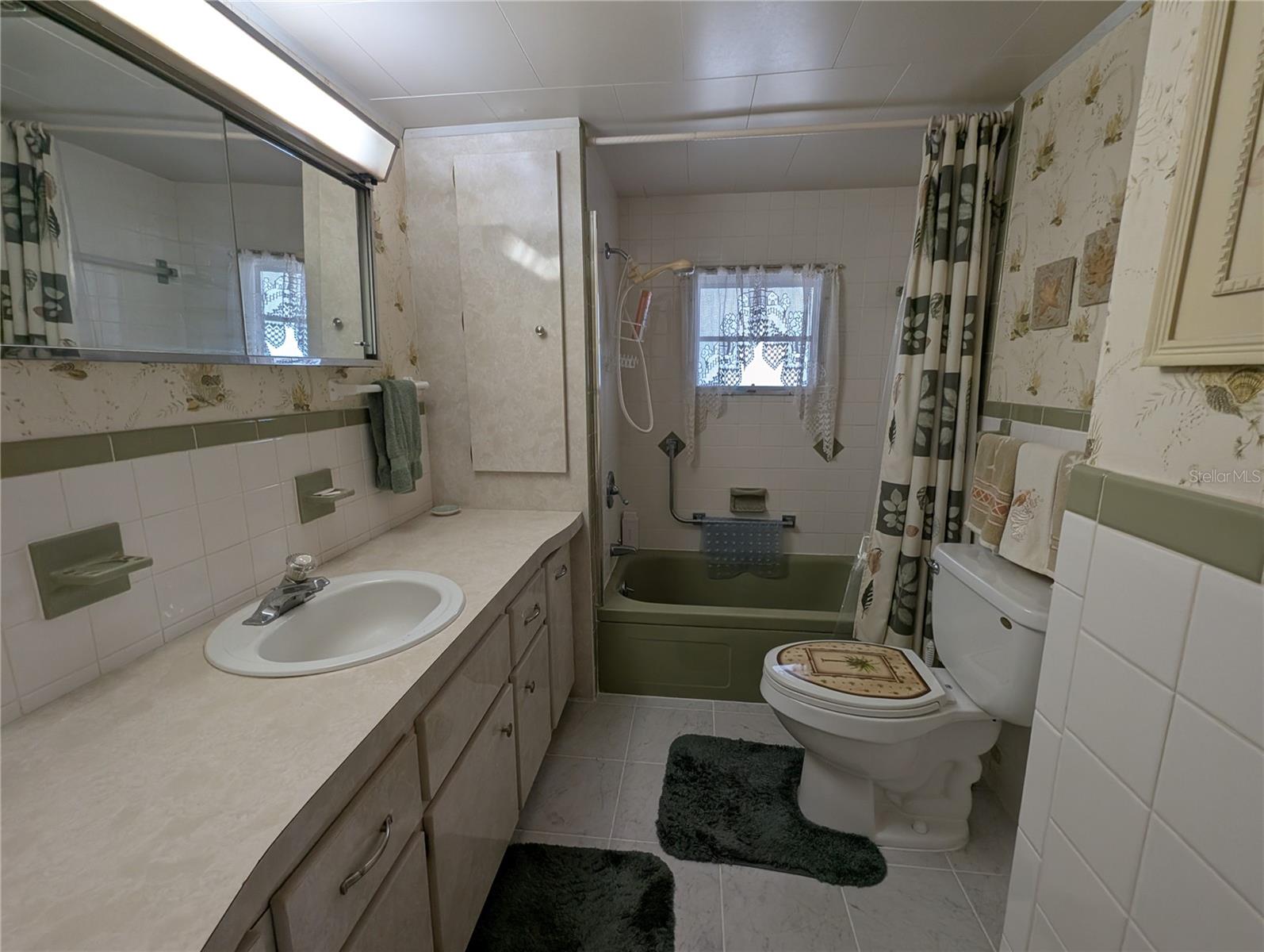 Image 8 of 14 For 107 48th Avenue Drive W