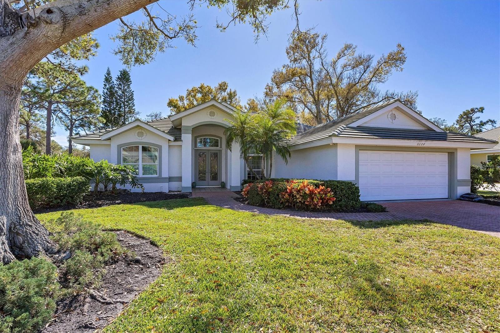 Details for 8684 Woodbriar Drive, SARASOTA, FL 34238