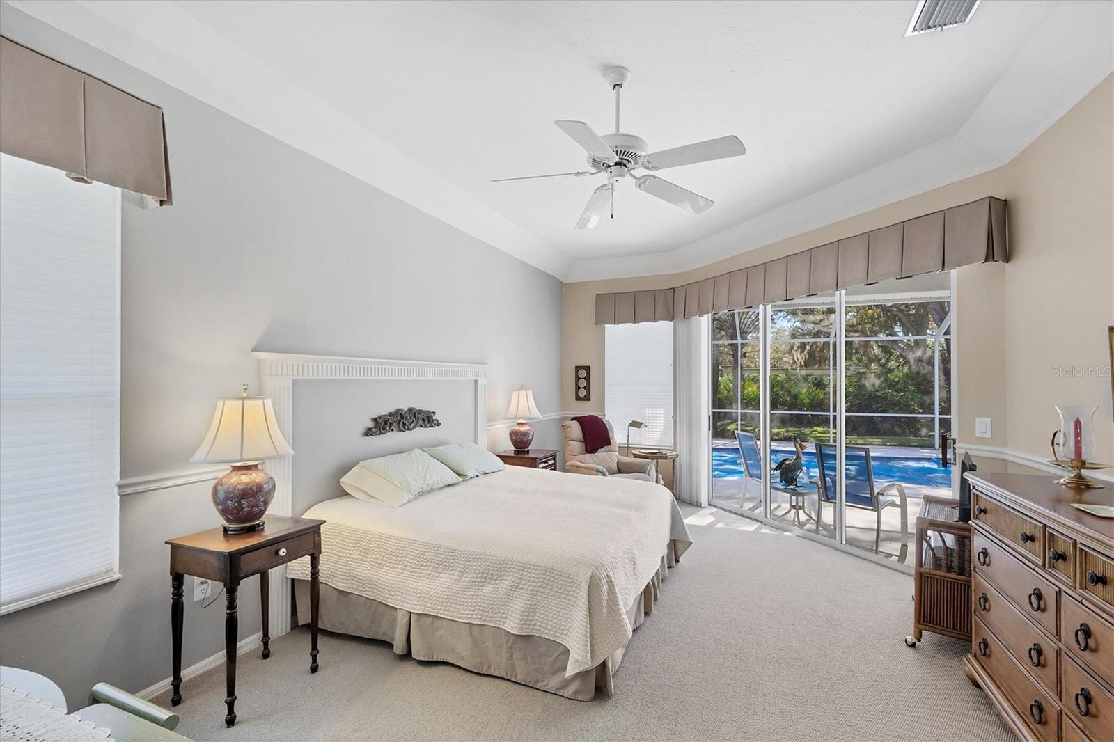 Image 13 of 37 For 8684 Woodbriar Drive