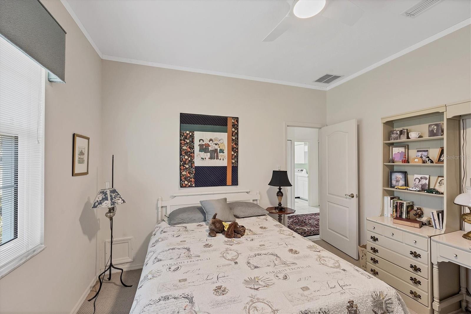 Image 18 of 37 For 8684 Woodbriar Drive