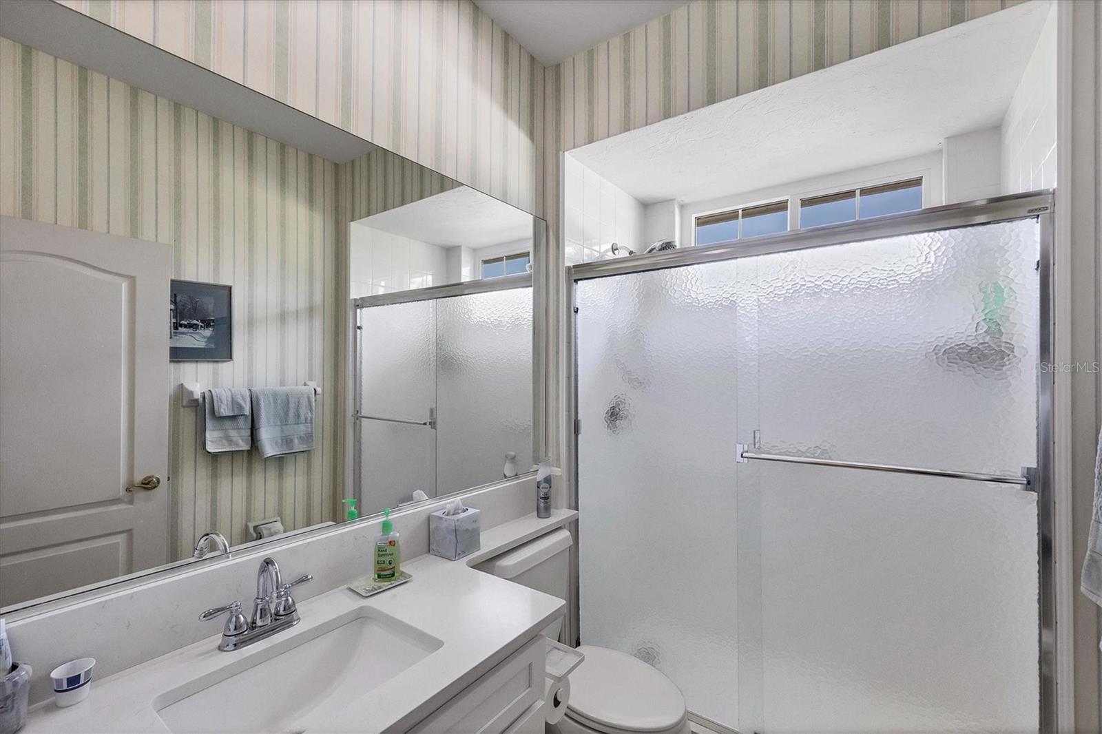 Image 22 of 37 For 8684 Woodbriar Drive