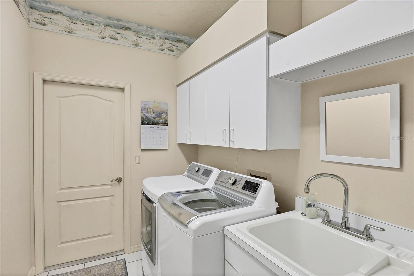 Image 23 of 37 For 8684 Woodbriar Drive