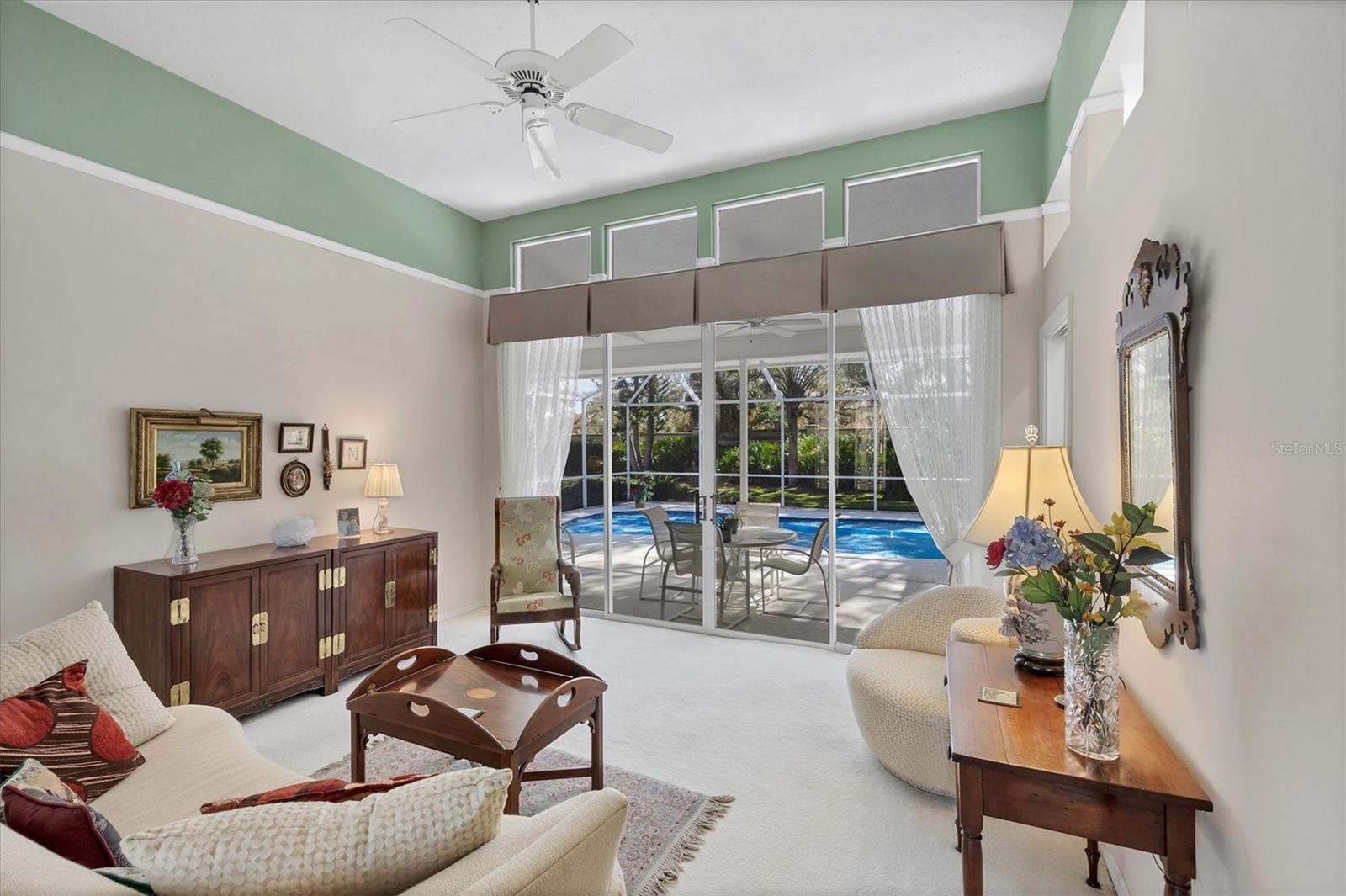 Image 7 of 37 For 8684 Woodbriar Drive