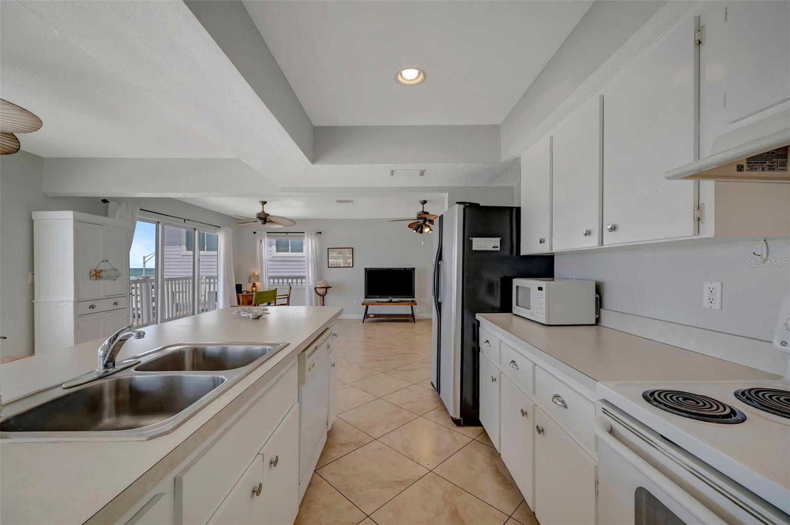 Image 11 of 53 For 1105 Gulf Drive S 2