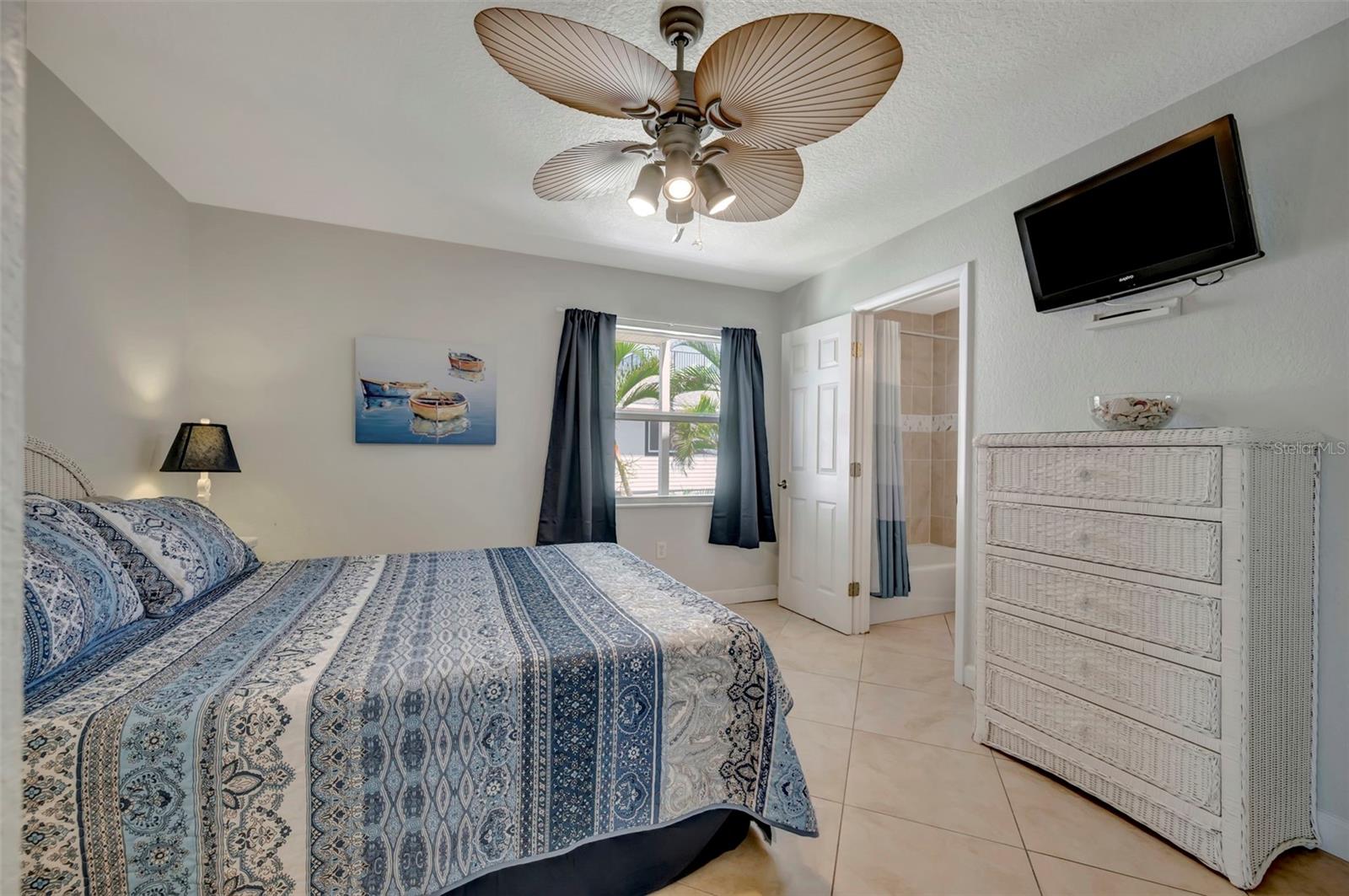 Image 28 of 53 For 1105 Gulf Drive S 2