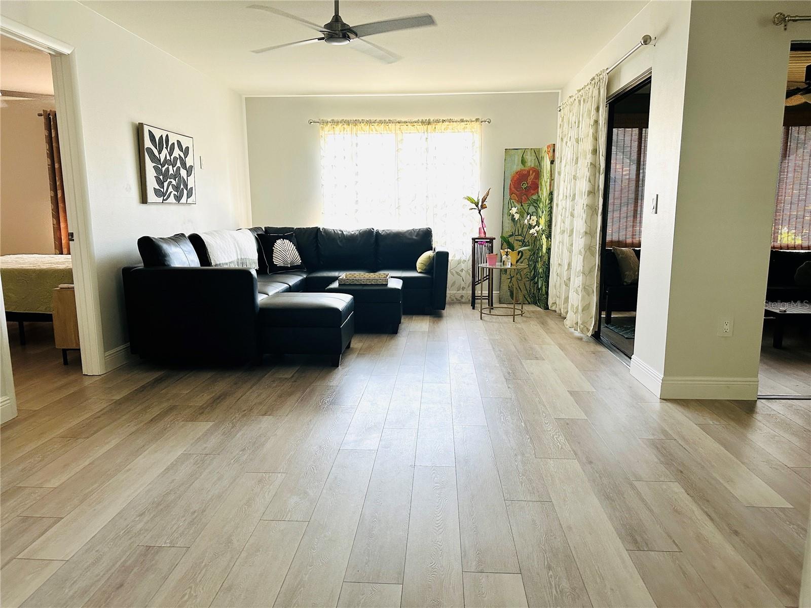 Image 14 of 43 For 5061 Barrington Circle 1302