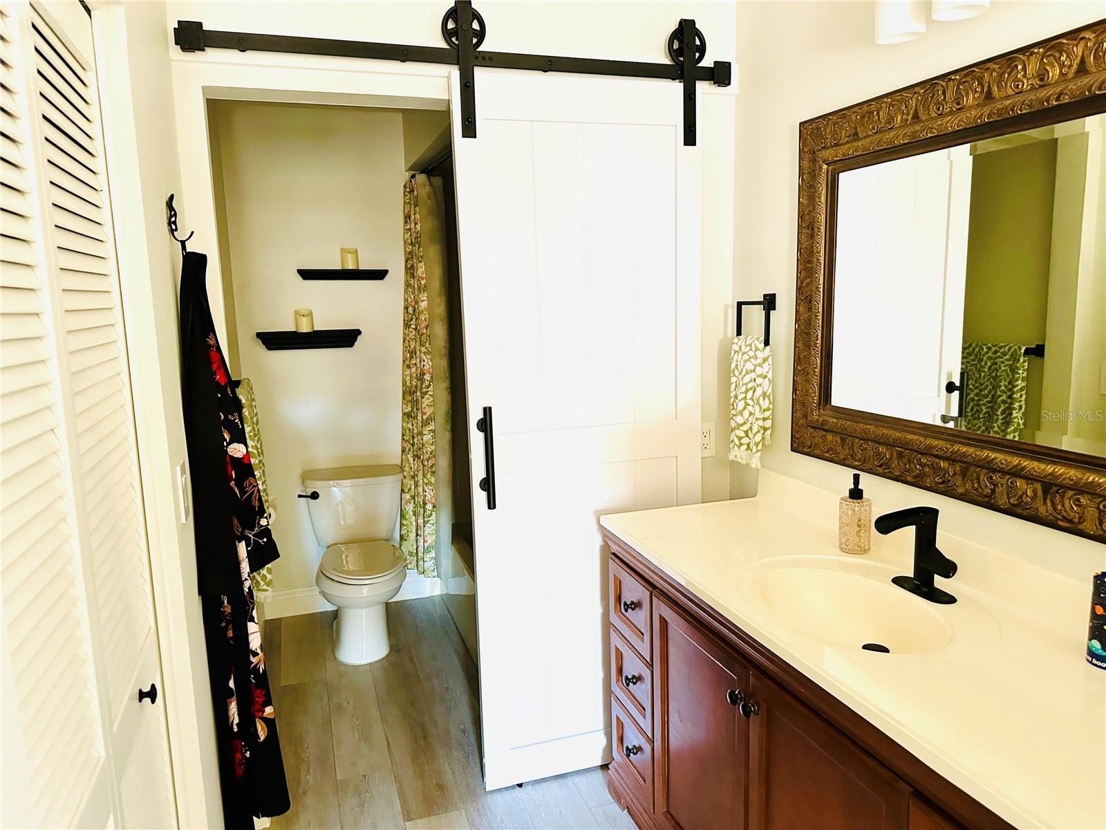 Image 23 of 43 For 5061 Barrington Circle 1302