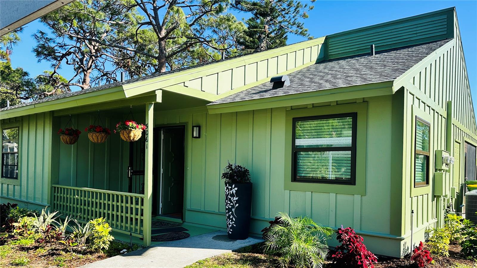 Image 34 of 43 For 5061 Barrington Circle 1302