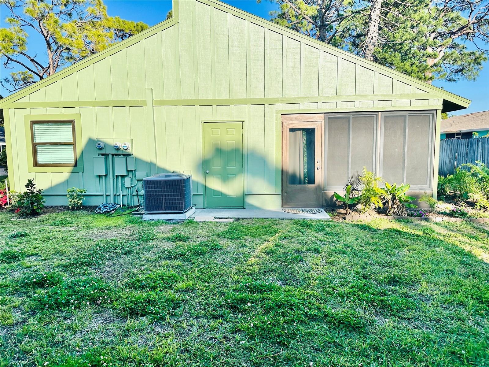 Image 37 of 43 For 5061 Barrington Circle 1302