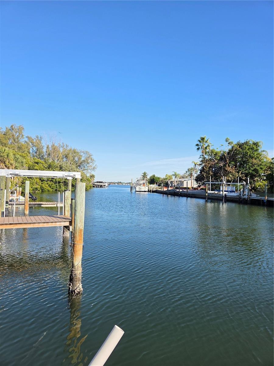 Image 12 of 36 For 10215 Manatee Avenue W 1