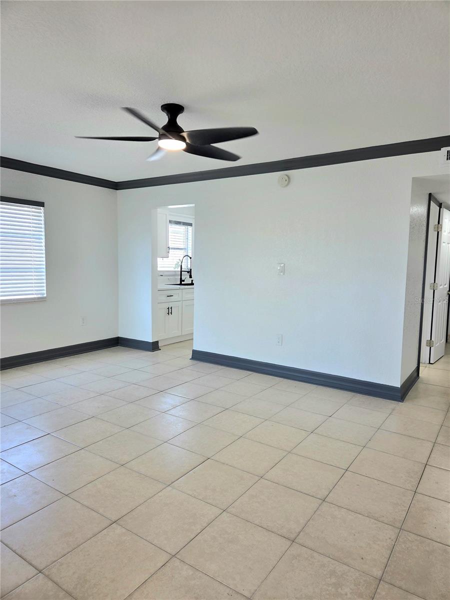 Image 15 of 36 For 10215 Manatee Avenue W 1