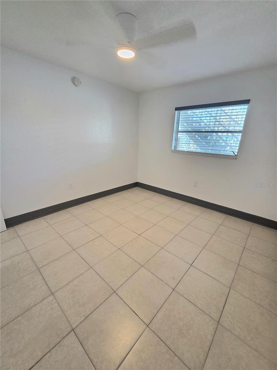 Image 24 of 36 For 10215 Manatee Avenue W 1