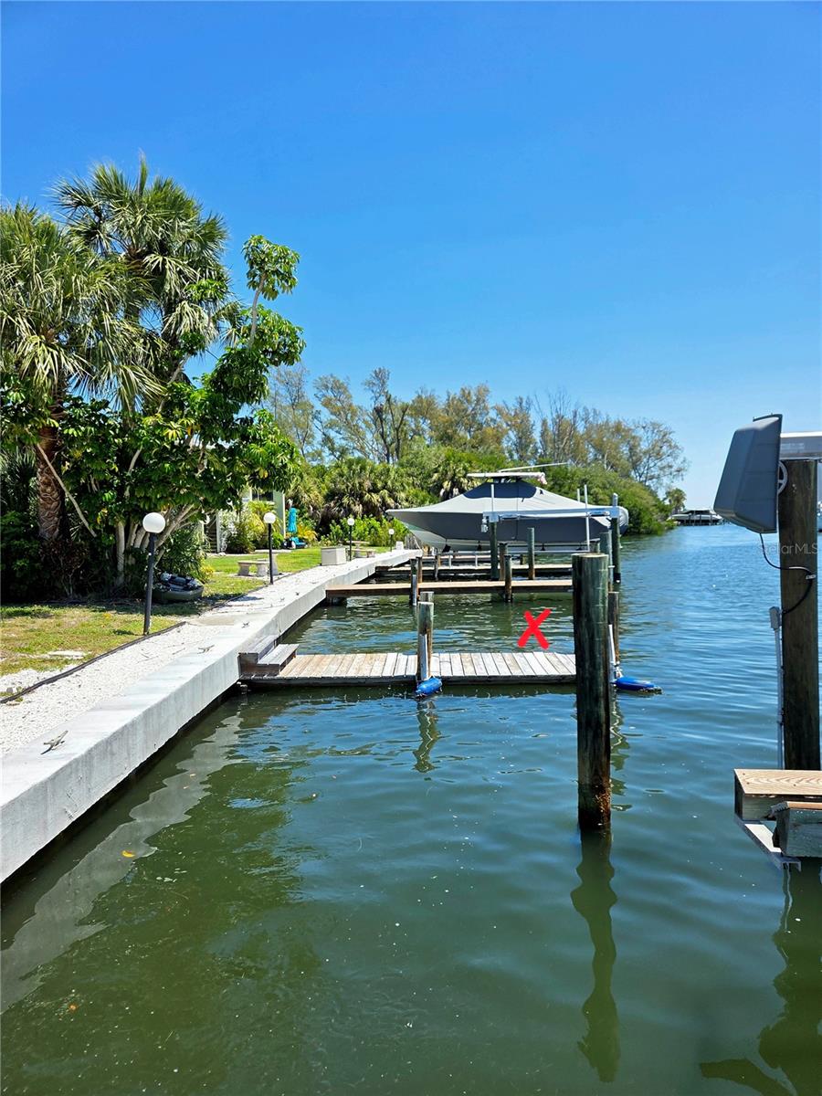 Image 7 of 36 For 10215 Manatee Avenue W 1