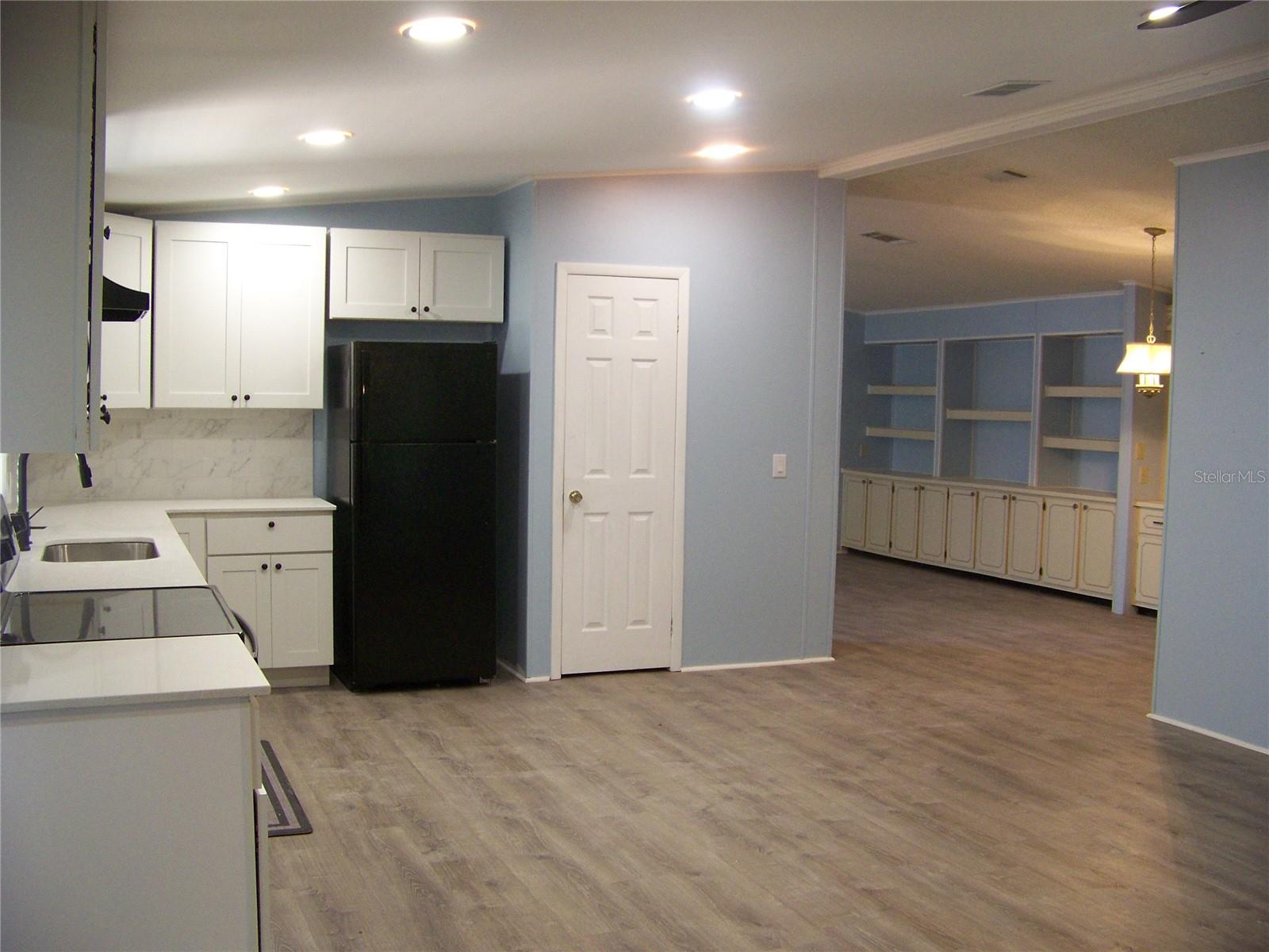 Image 26 of 60 For 15550 Burnt Store Road 101