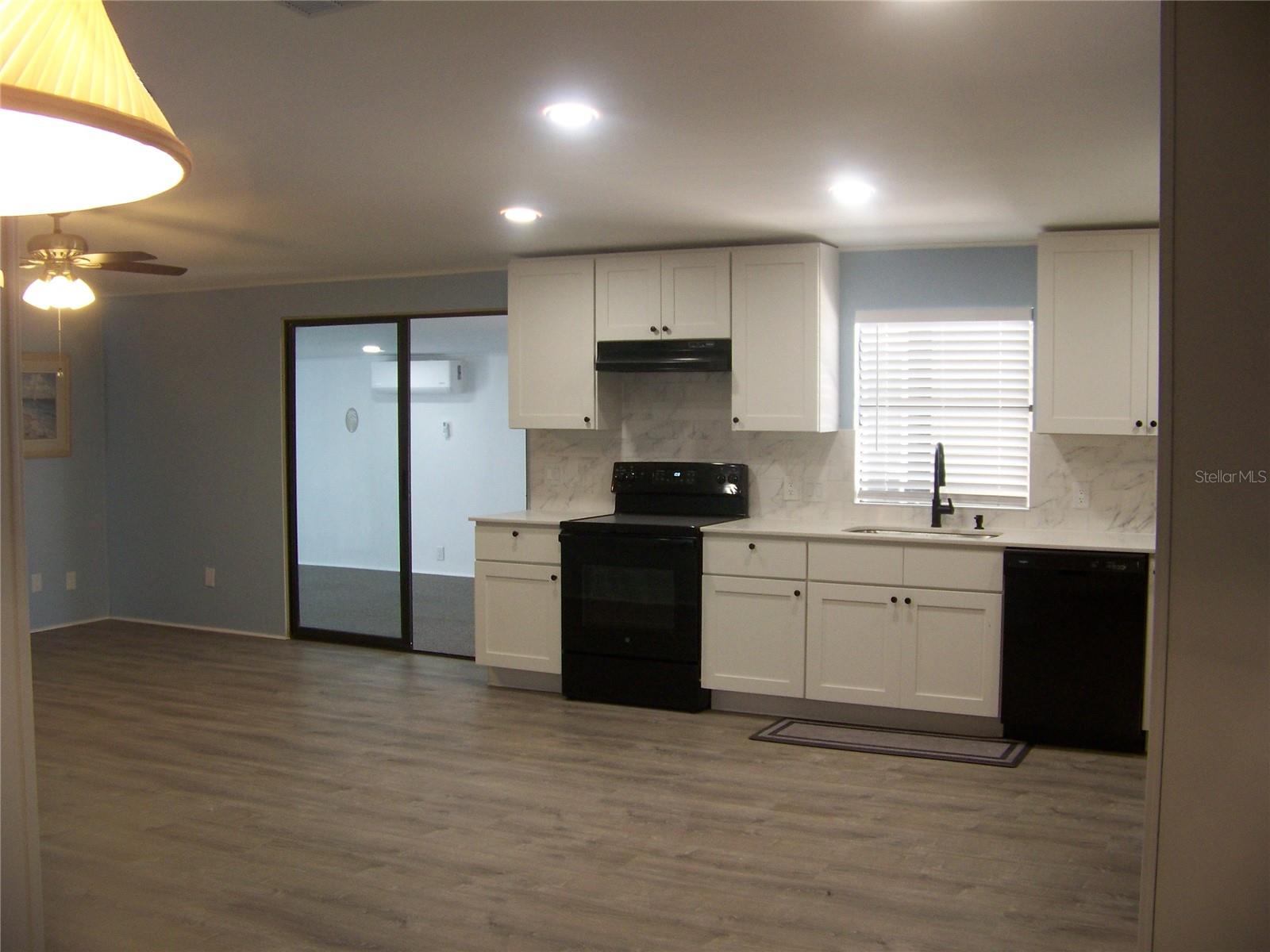 Image 29 of 60 For 15550 Burnt Store Road 101