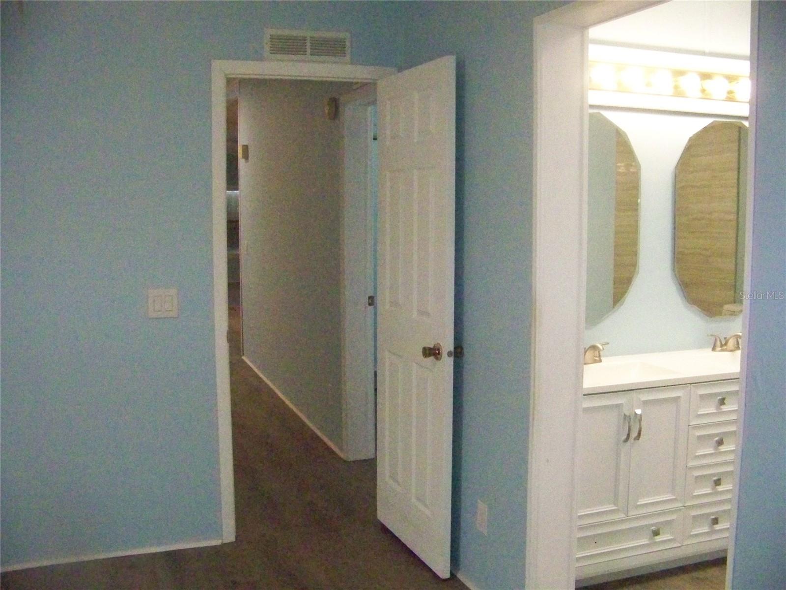 Image 32 of 60 For 15550 Burnt Store Road 101