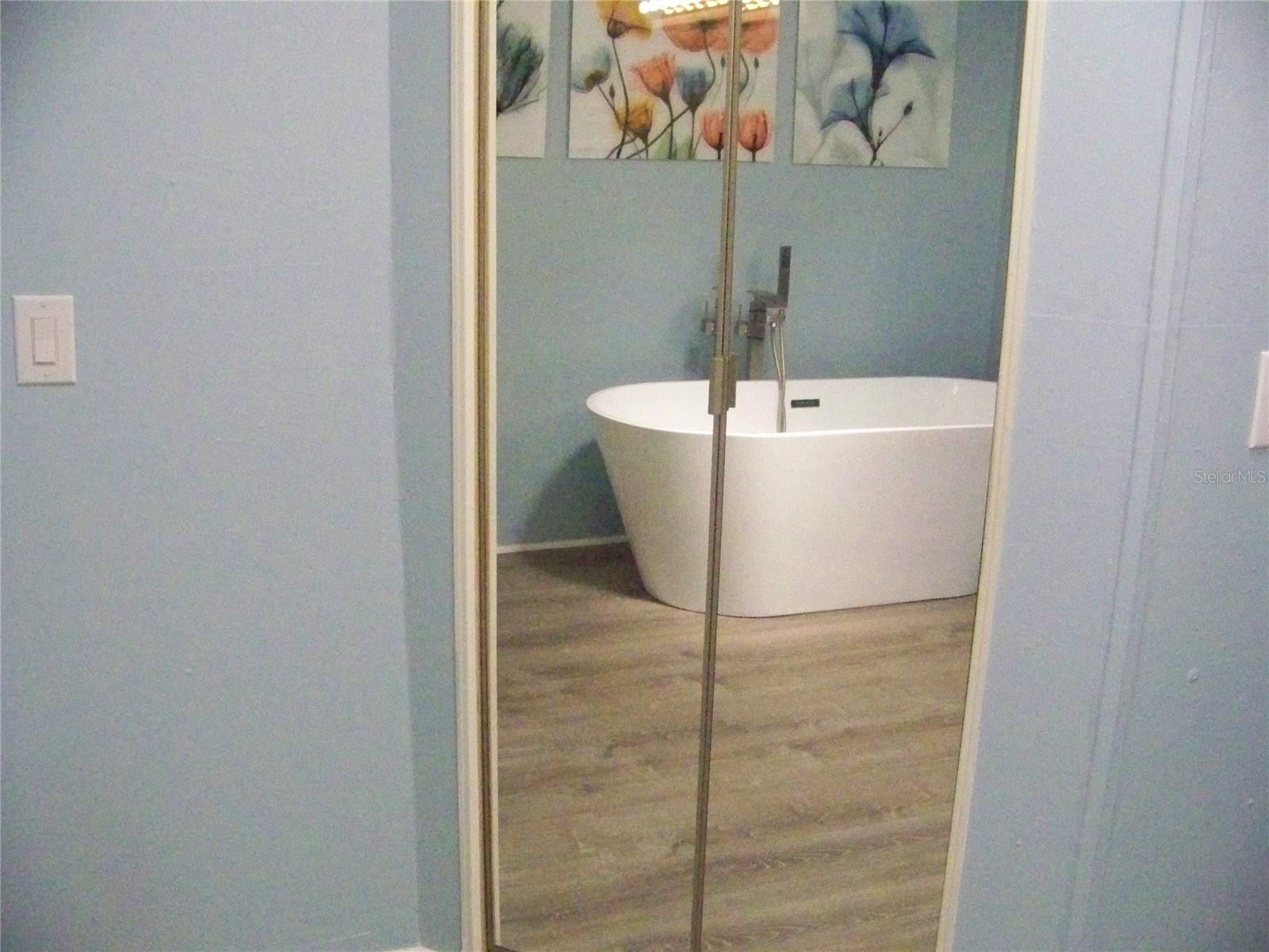 Image 38 of 60 For 15550 Burnt Store Road 101