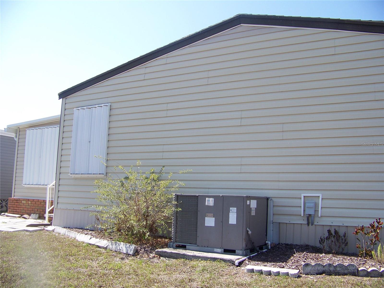 Image 9 of 60 For 15550 Burnt Store Road 101