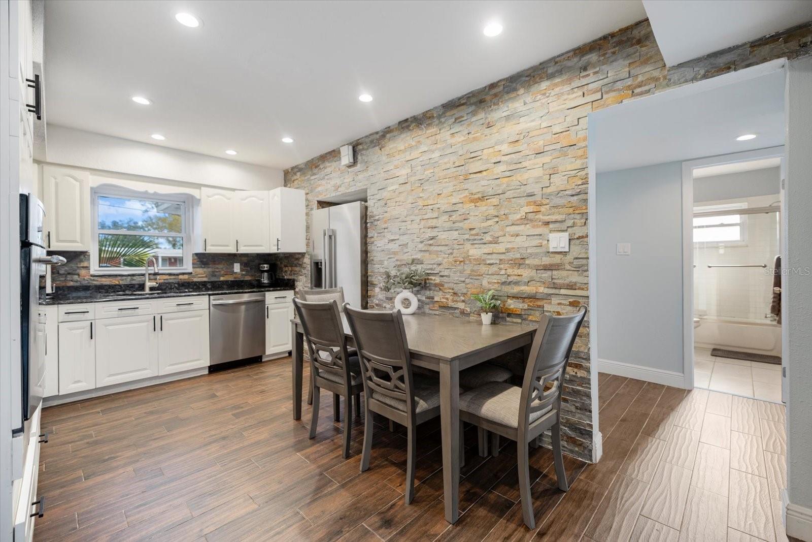 Image 13 of 40 For 432 Country Club Drive