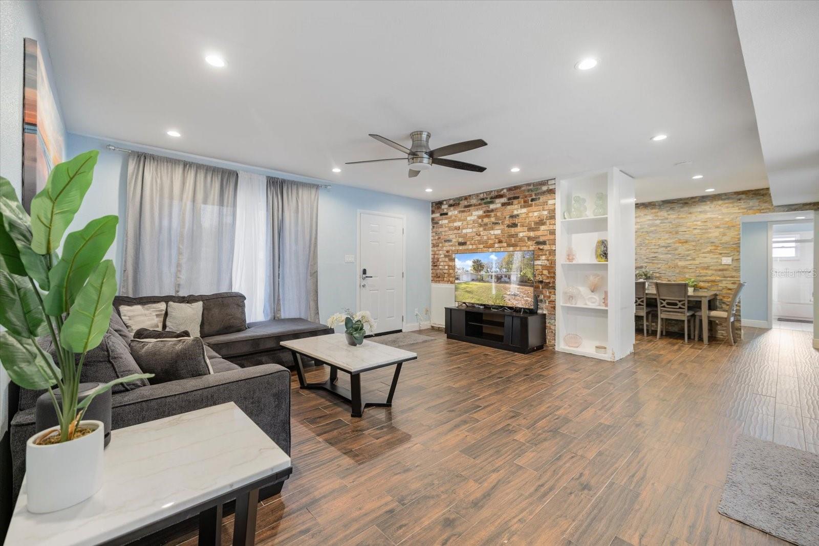 Image 15 of 40 For 432 Country Club Drive