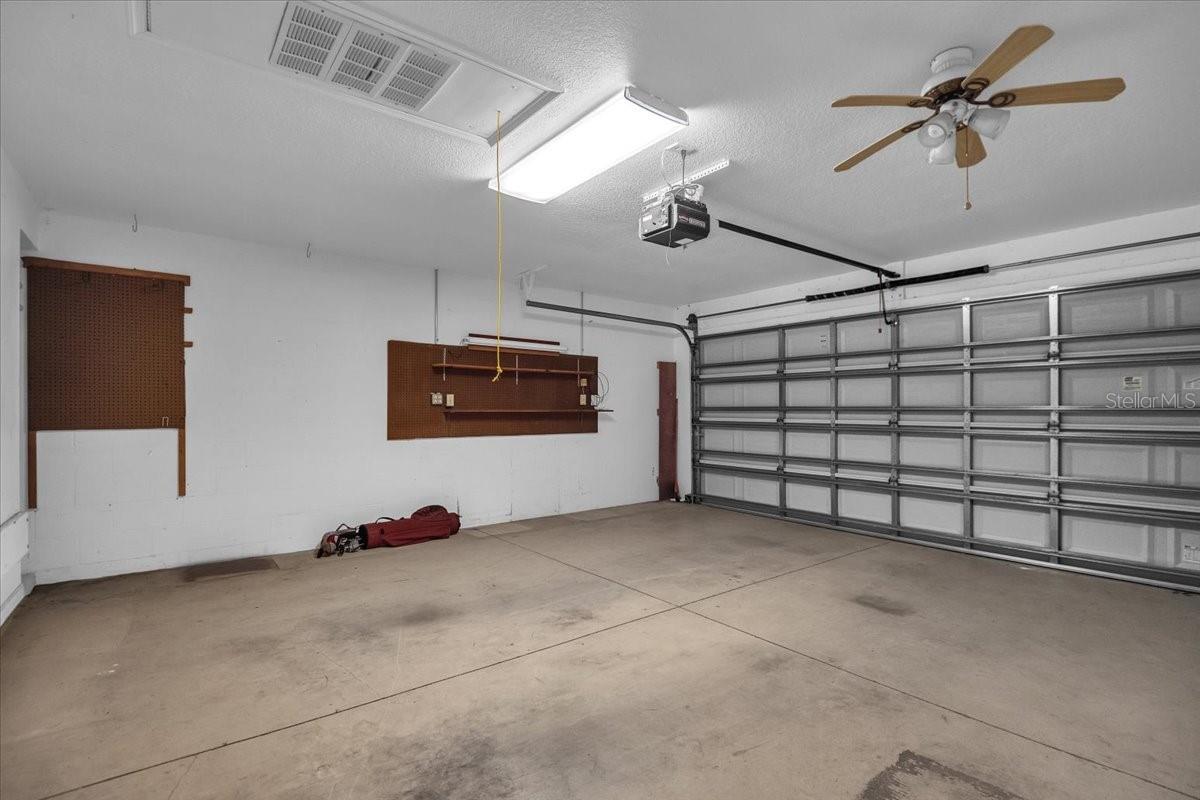 Image 14 of 23 For 3108 Live Oak Lane 21