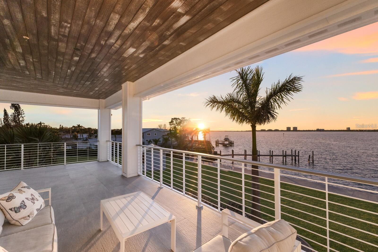 Image 13 of 76 For 208 22nd Street Court Ne