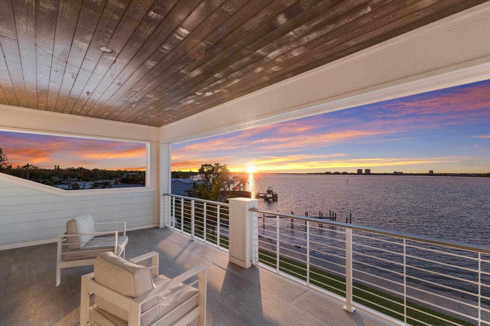 Image 19 of 76 For 208 22nd Street Court Ne