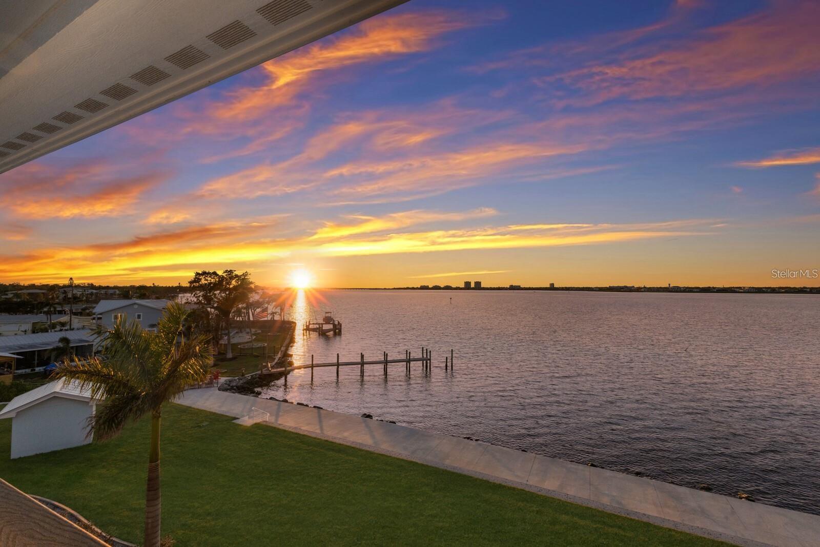 Image 20 of 76 For 208 22nd Street Court Ne