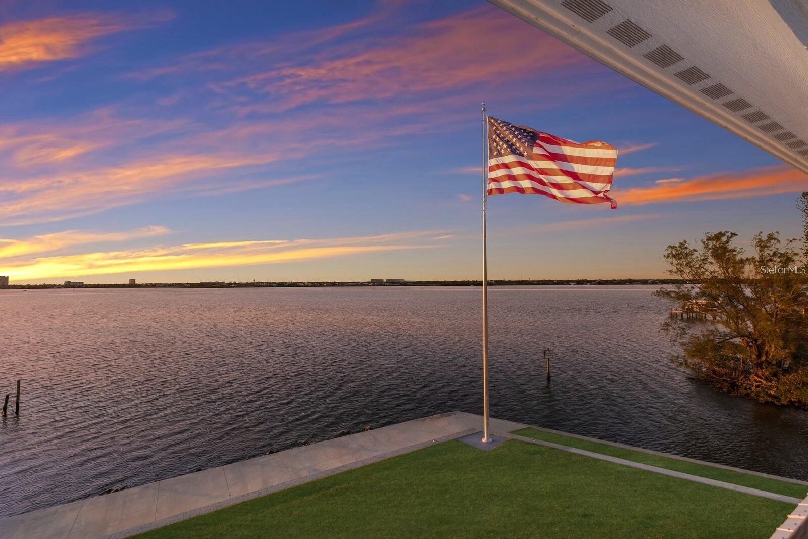 Image 21 of 76 For 208 22nd Street Court Ne