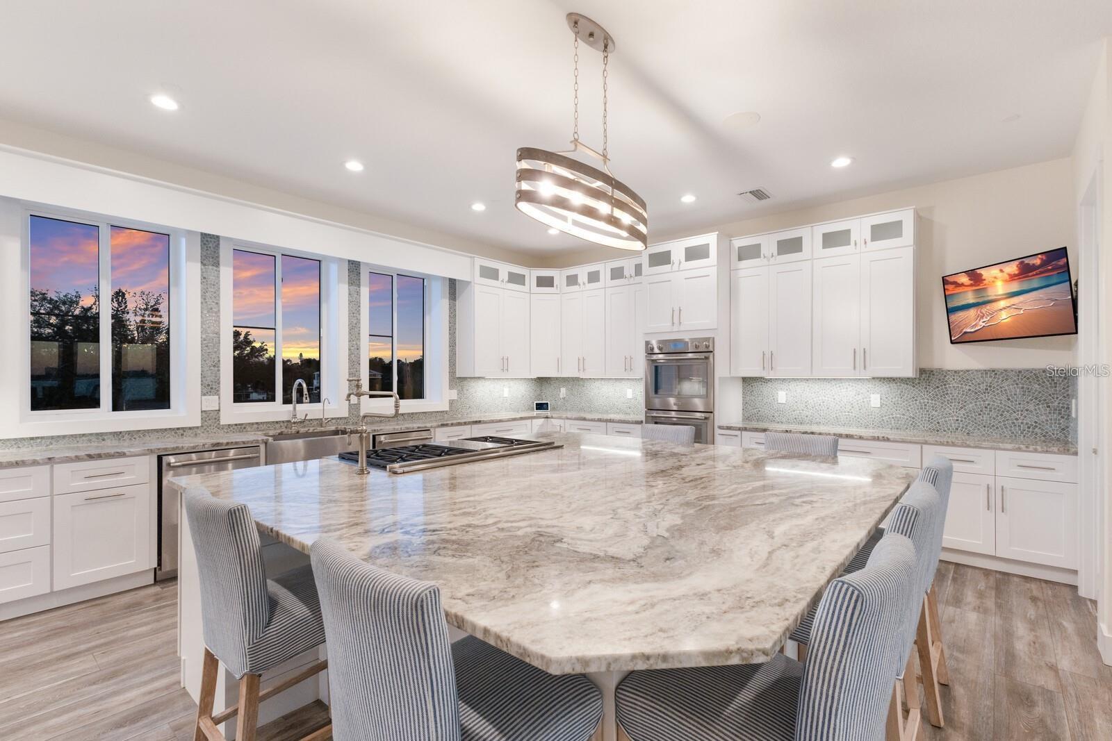 Image 34 of 76 For 208 22nd Street Court Ne