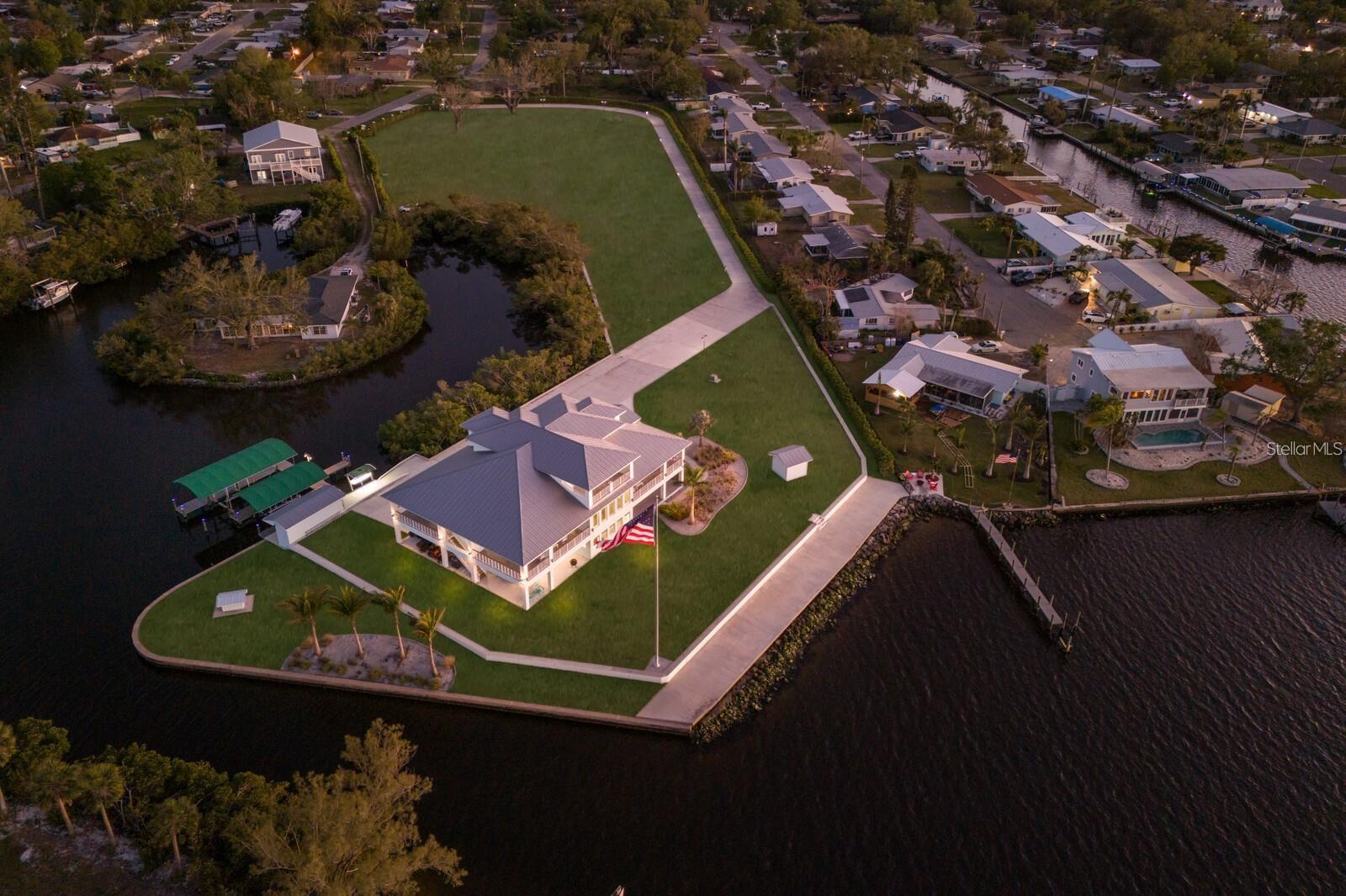 Image 4 of 76 For 208 22nd Street Court Ne