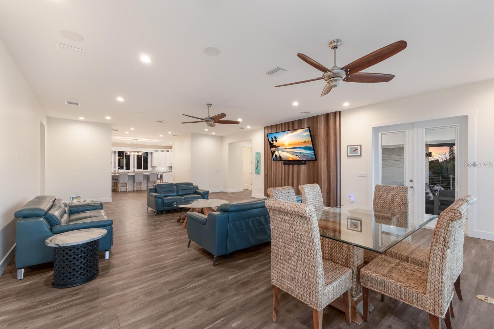 Image 46 of 76 For 208 22nd Street Court Ne