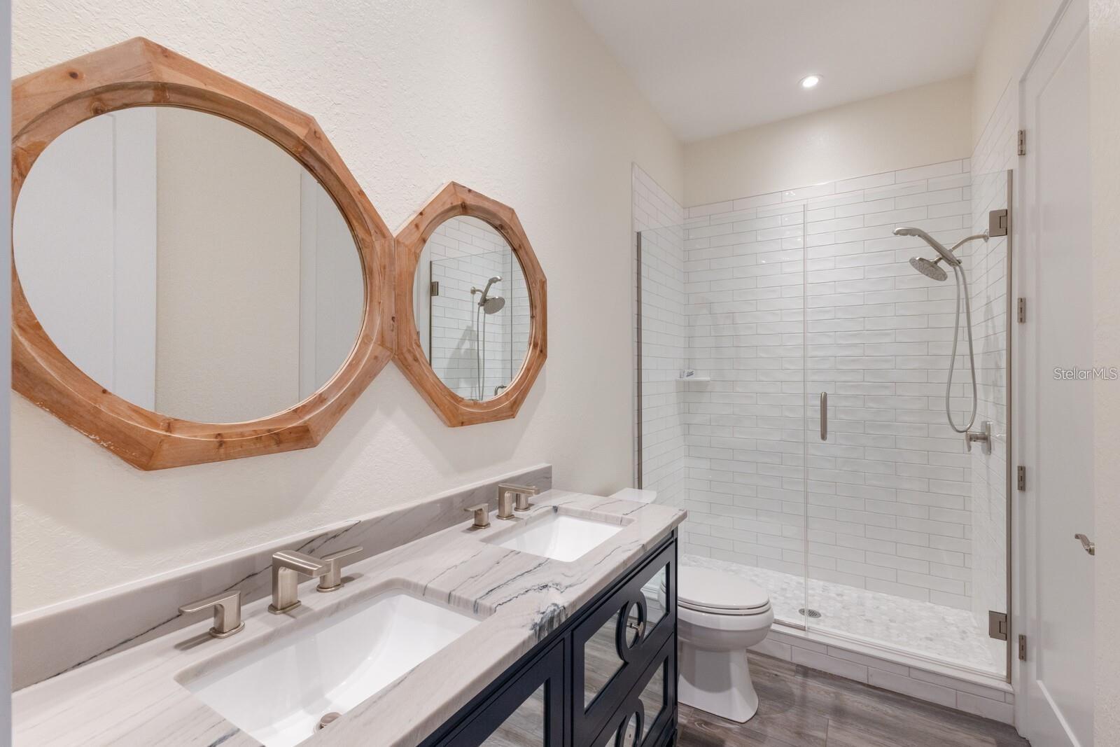 Image 47 of 76 For 208 22nd Street Court Ne