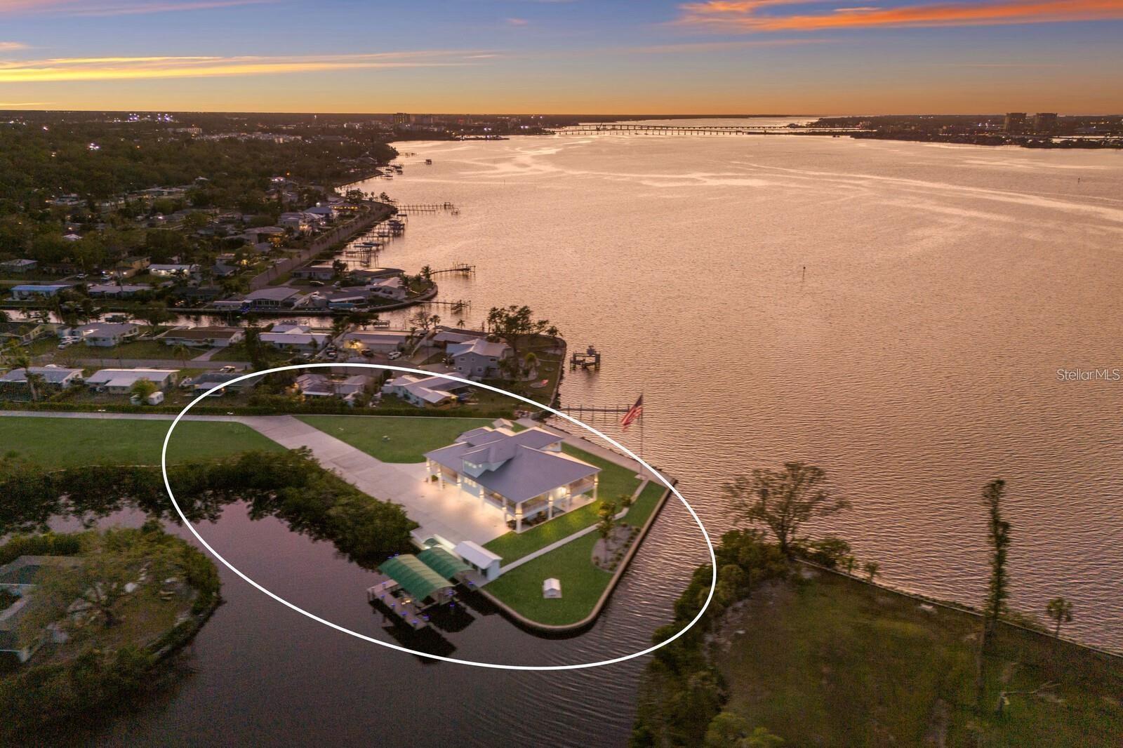 Image 5 of 76 For 208 22nd Street Court Ne