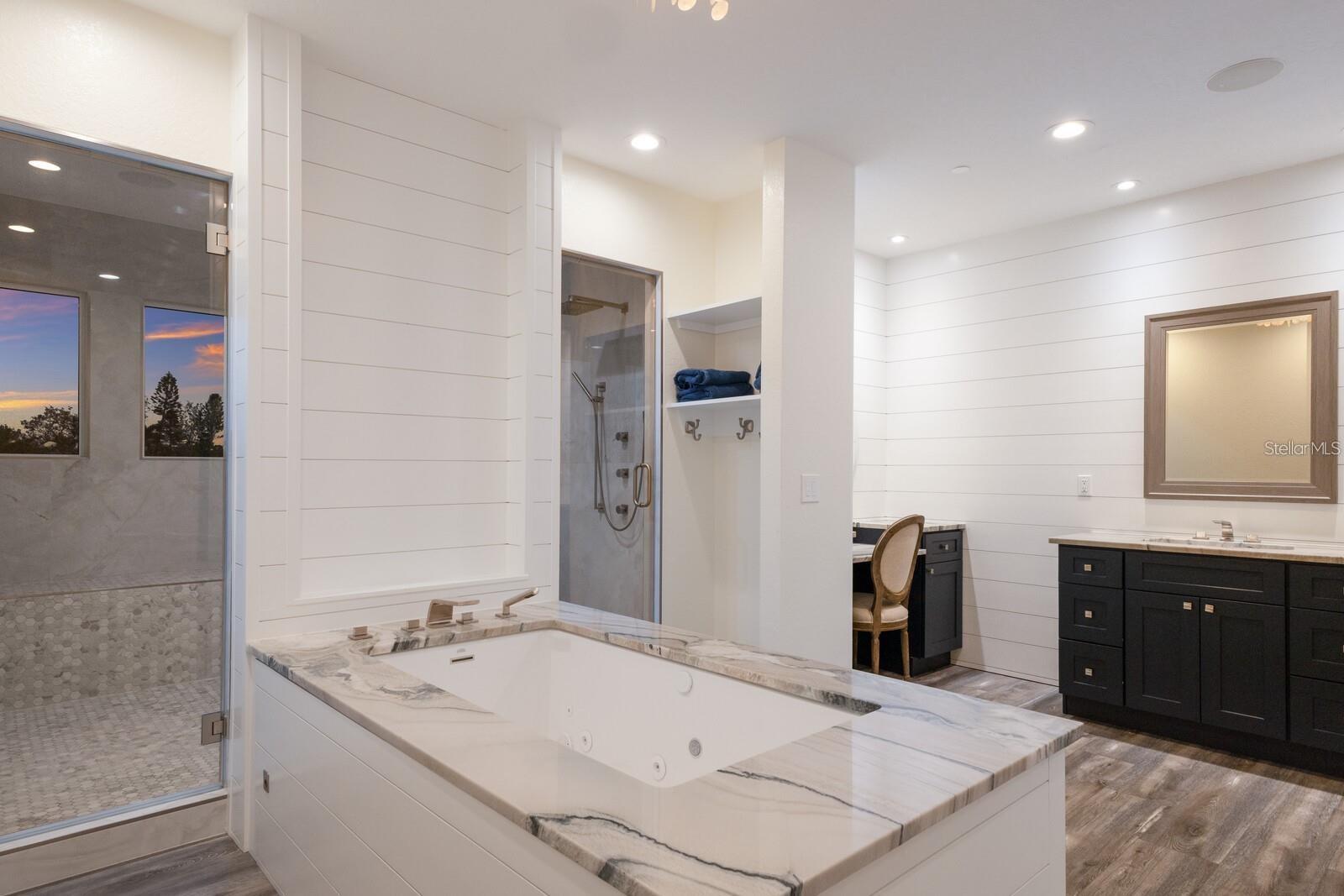 Image 55 of 76 For 208 22nd Street Court Ne