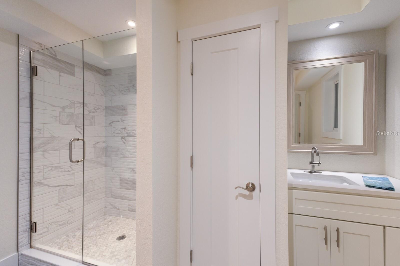 Image 62 of 76 For 208 22nd Street Court Ne