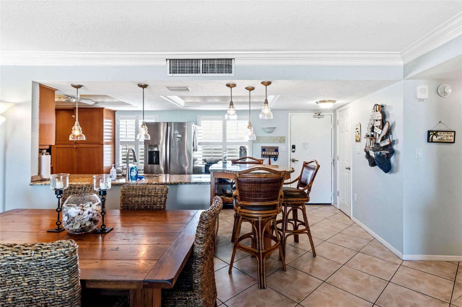 Image 14 of 49 For 6300 Midnight Pass Road 708