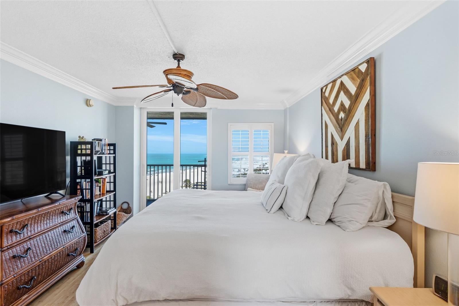 Image 29 of 49 For 6300 Midnight Pass Road 708