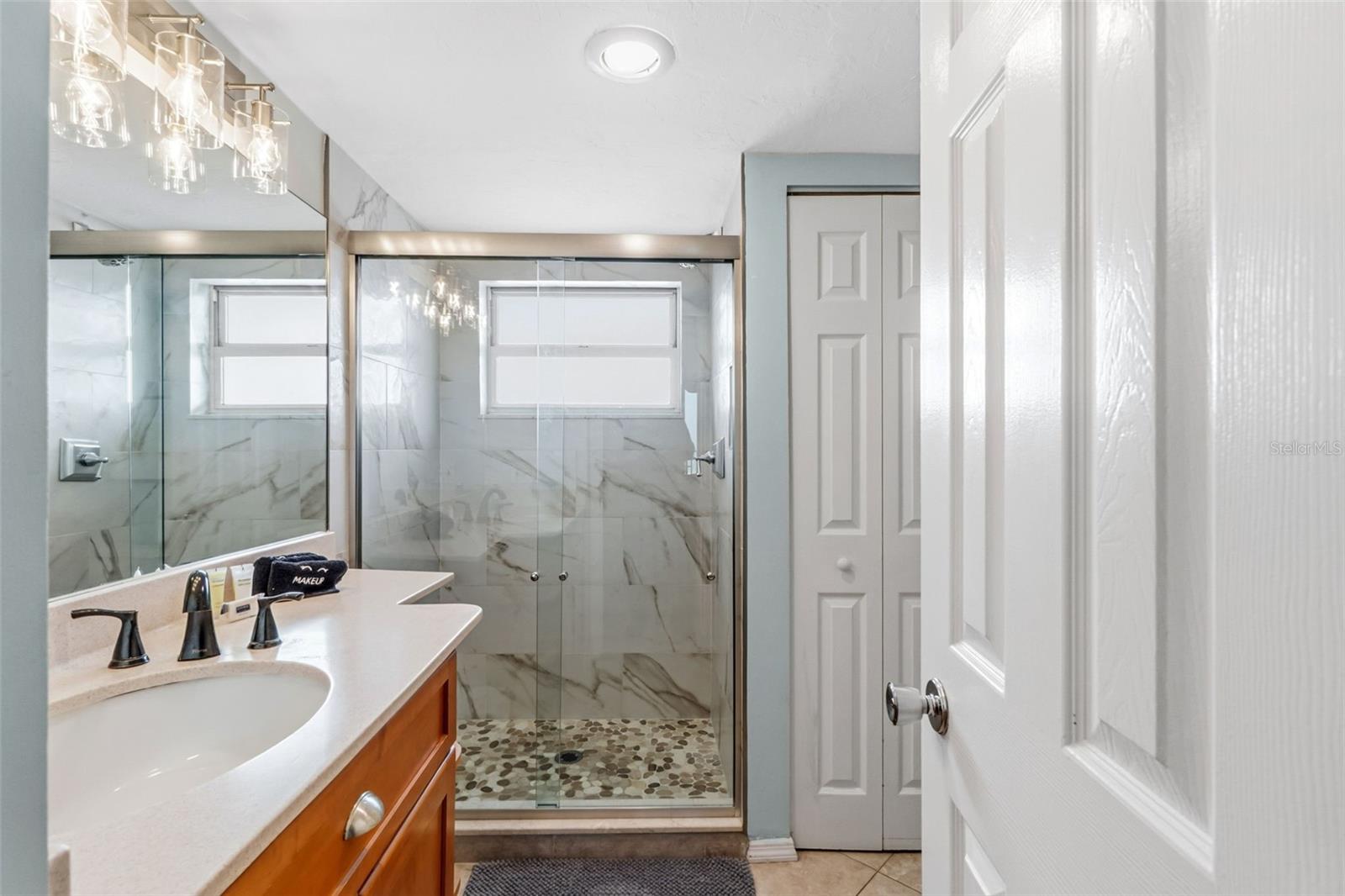 Image 32 of 49 For 6300 Midnight Pass Road 708