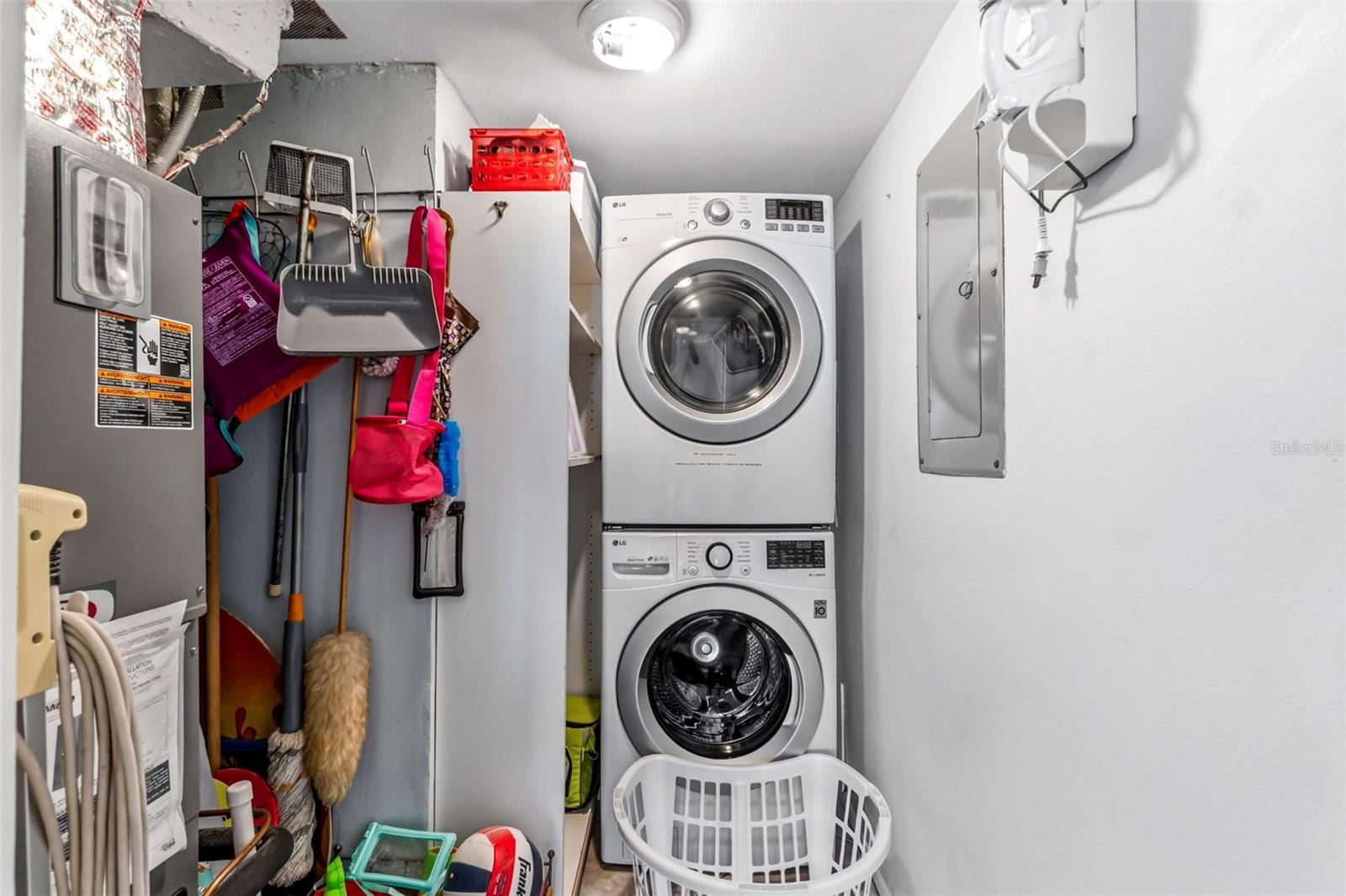 Image 36 of 49 For 6300 Midnight Pass Road 708