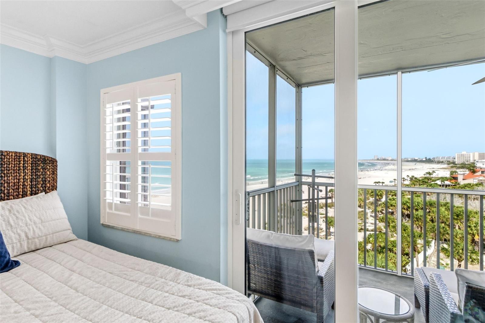 Image 38 of 49 For 6300 Midnight Pass Road 708