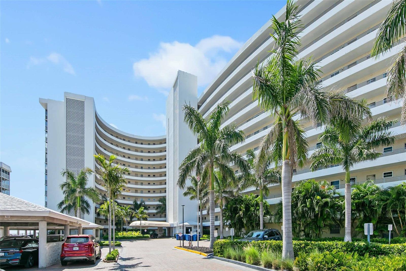 Image 45 of 49 For 6300 Midnight Pass Road 708